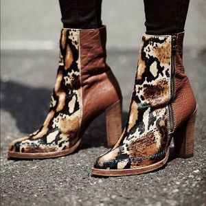 Free People Baroness Heeled bootie